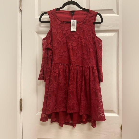 torrid Tops - Torrid Rumba Red Lace Cold Shoulder Babydoll Top NWT Size 00 (Medium/Large)